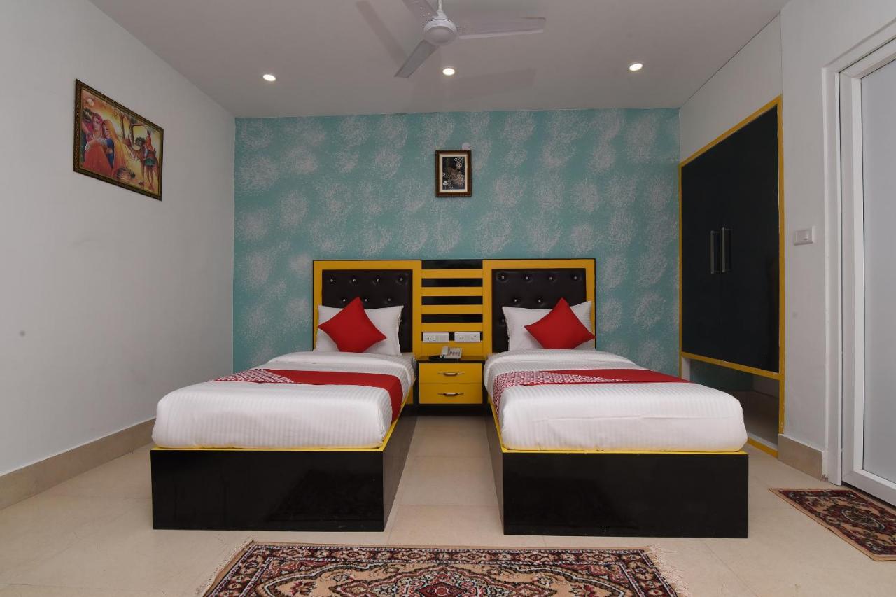 Capital O 13310 Noida Suites Екстер'єр фото