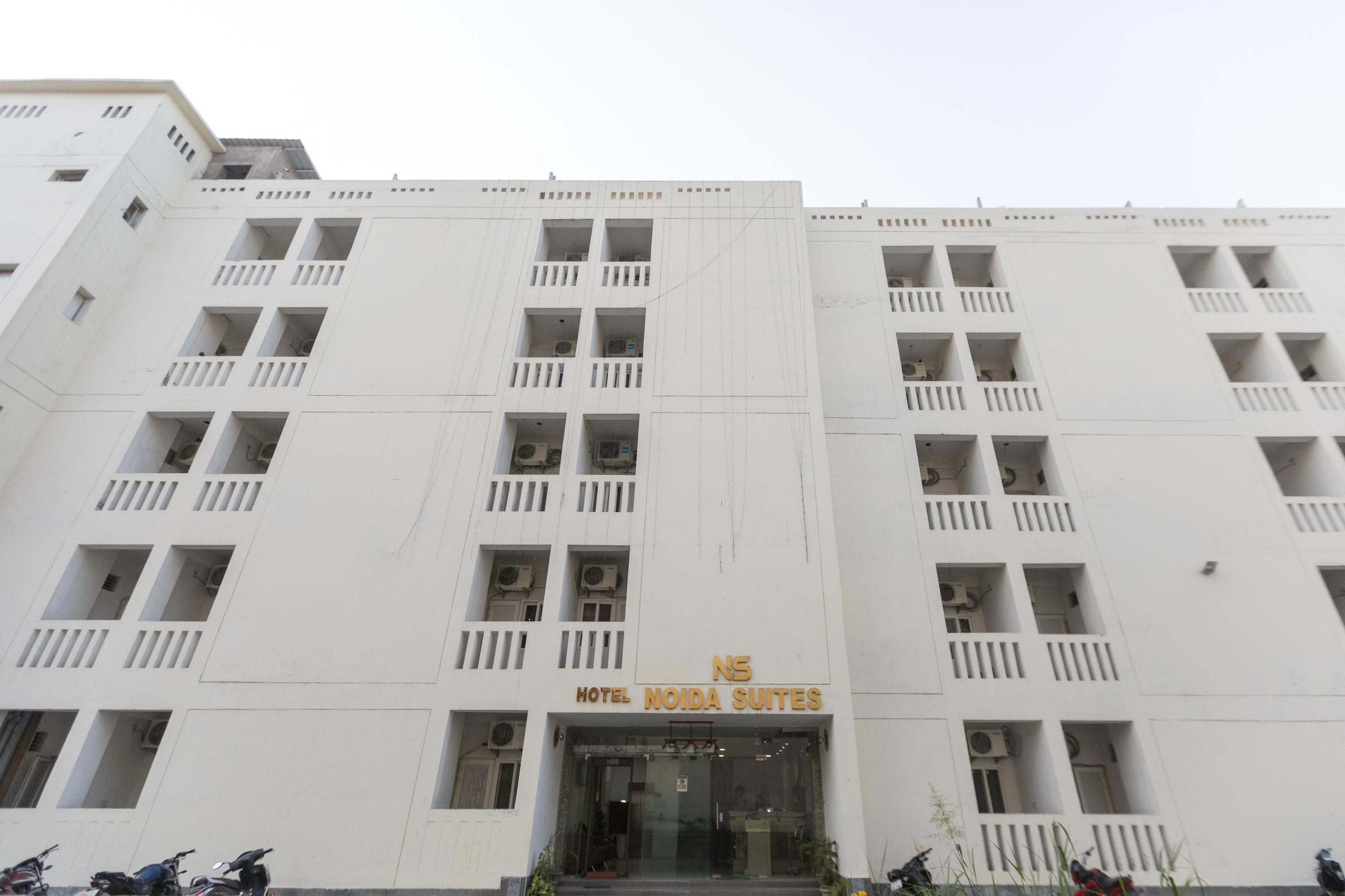 Capital O 13310 Noida Suites Екстер'єр фото