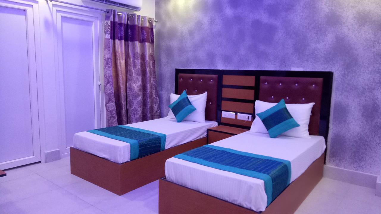 Capital O 13310 Noida Suites Екстер'єр фото