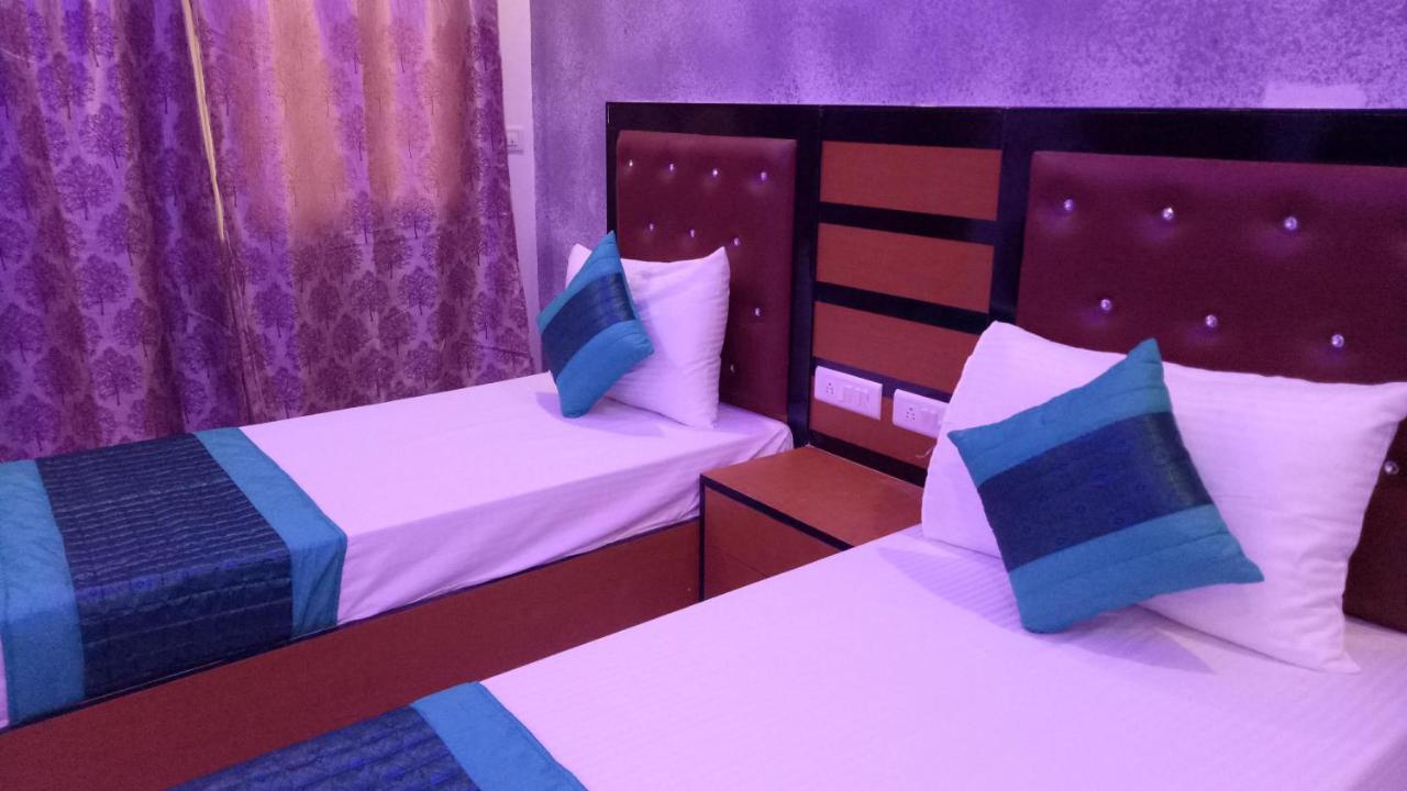 Capital O 13310 Noida Suites Екстер'єр фото