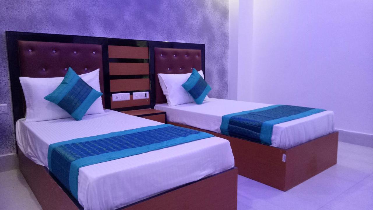 Capital O 13310 Noida Suites Екстер'єр фото